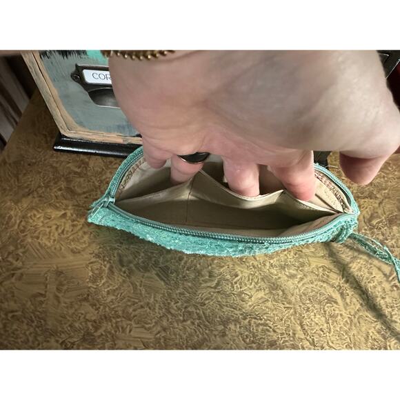 Up-cycled Taco Wallet with inside pockets - Picture 4 of 7